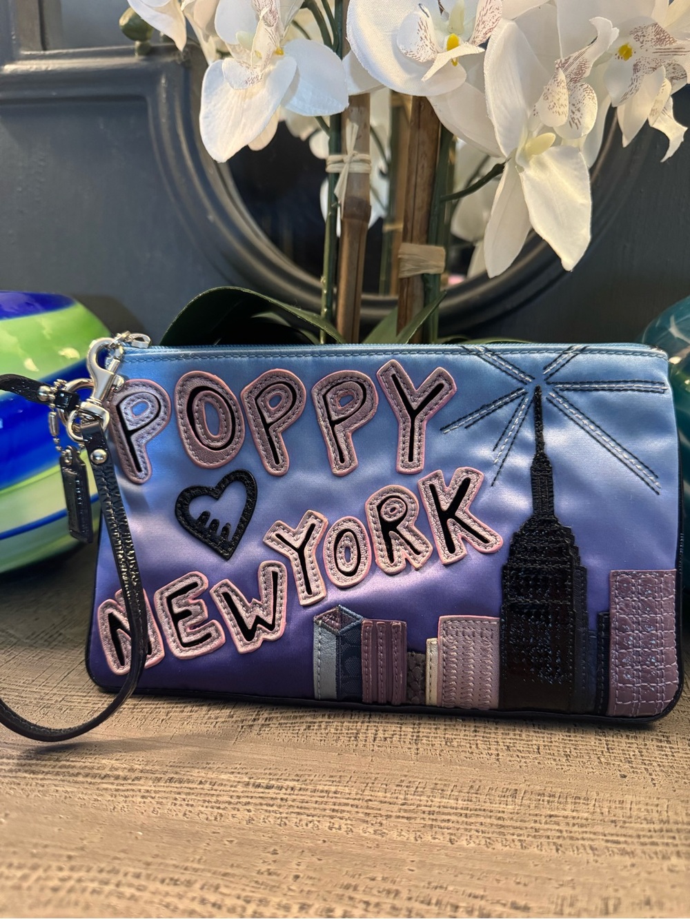 Coach Poppy Limited Edition New York Skyline Ombre Wristlet Clutch Like NEW